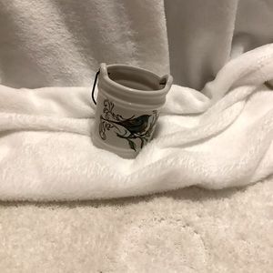 Birds design white candle holder